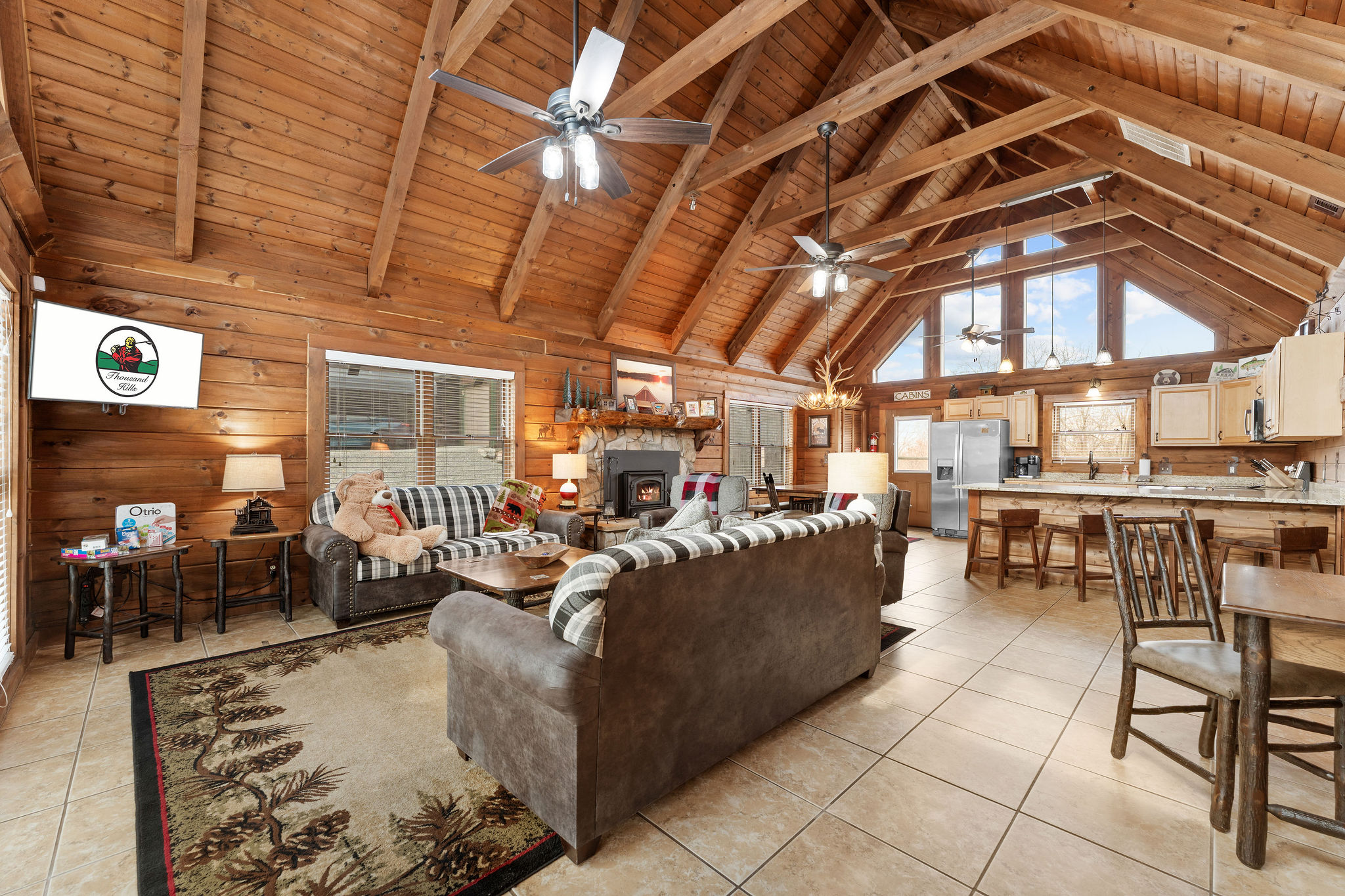 Cedarside lodge three-bedroom Branson rental near Table Rock Lake available at 20% off with CEDARSIDENOW