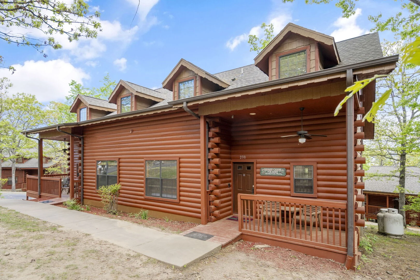 Which cabin types work best for a fall visit to Branson Missouri — lakefront and Indian Point cabins